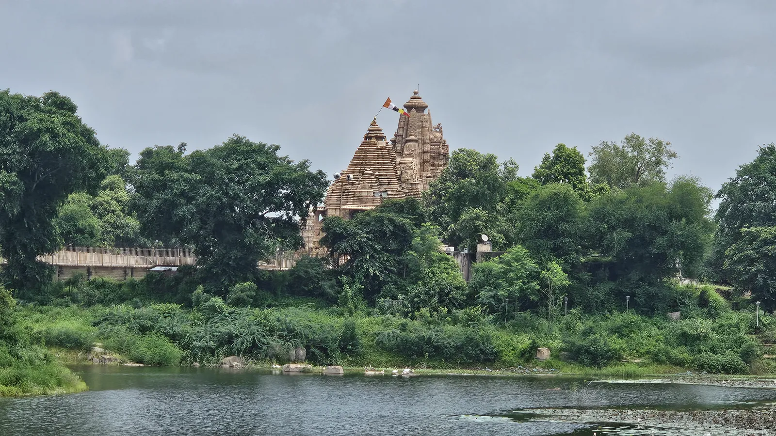 Shivsagar lake below the Chausath Yogini temple in the morning
